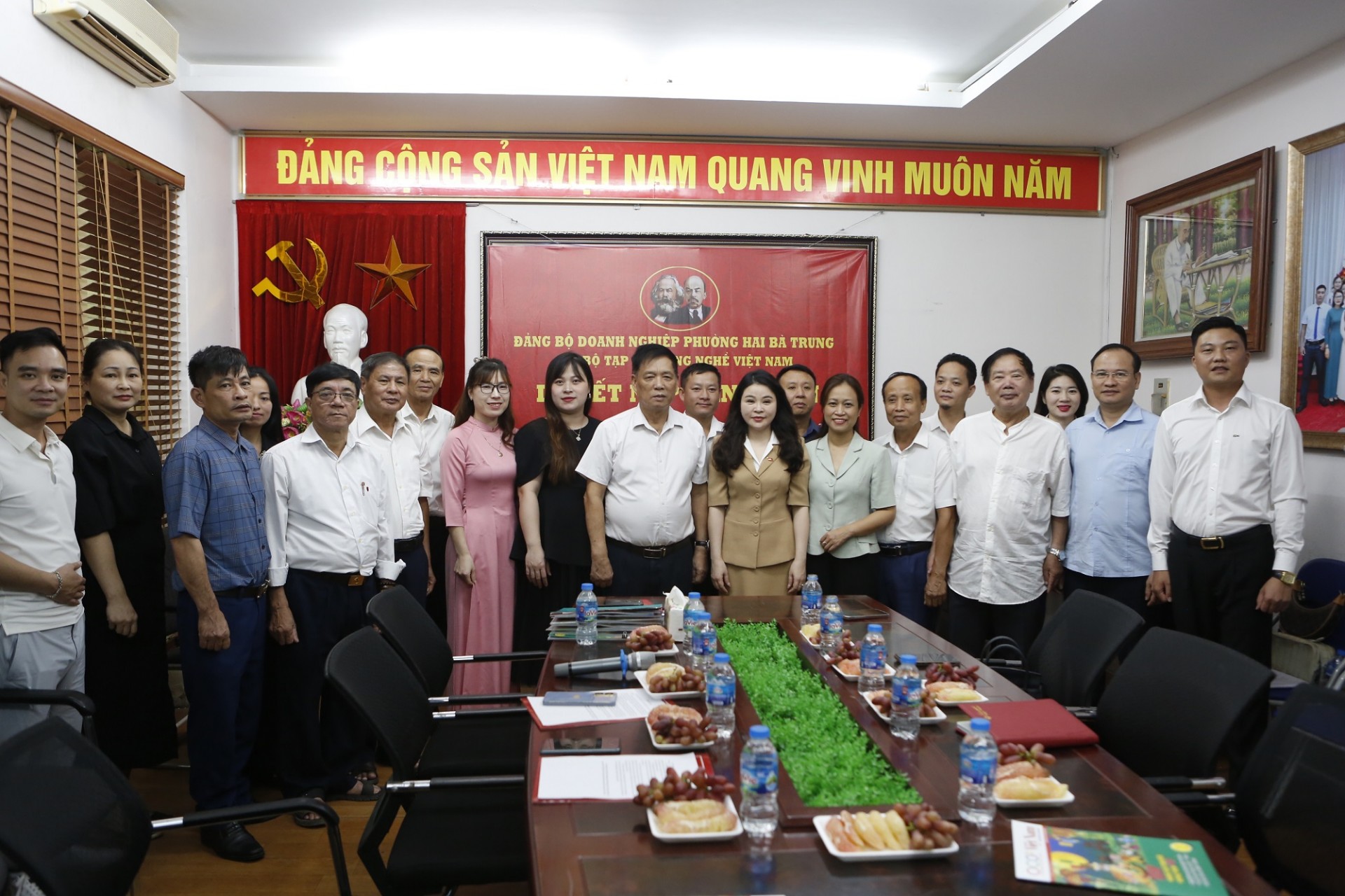 Tạp chí Làng nghề Việt Nam kết nạp 02 đảng viên mới