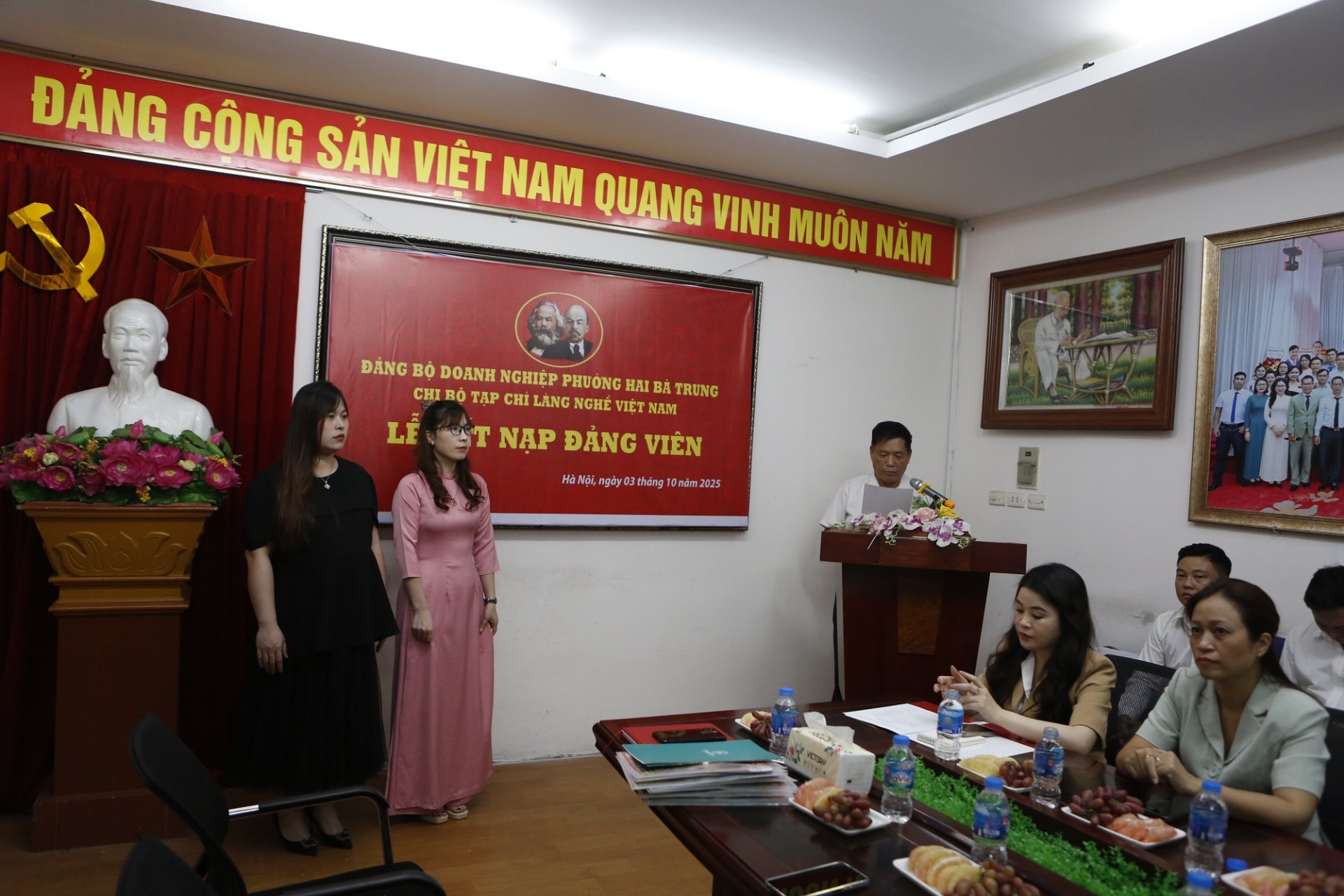 Tạp chí Làng nghề Việt Nam kết nạp 02 đảng viên mới