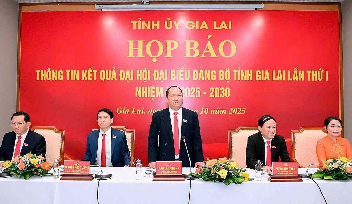 Đại hội đại biểu Đảng bộ tỉnh Gia Lai lần thứ I thành công trọn vẹn, mở ra chặng đường phát triển mới Đại hội đại biểu Đảng bộ tỉnh Gia Lai lần thứ I thành công trọn vẹn, mở ra chặng đường phát triển mới