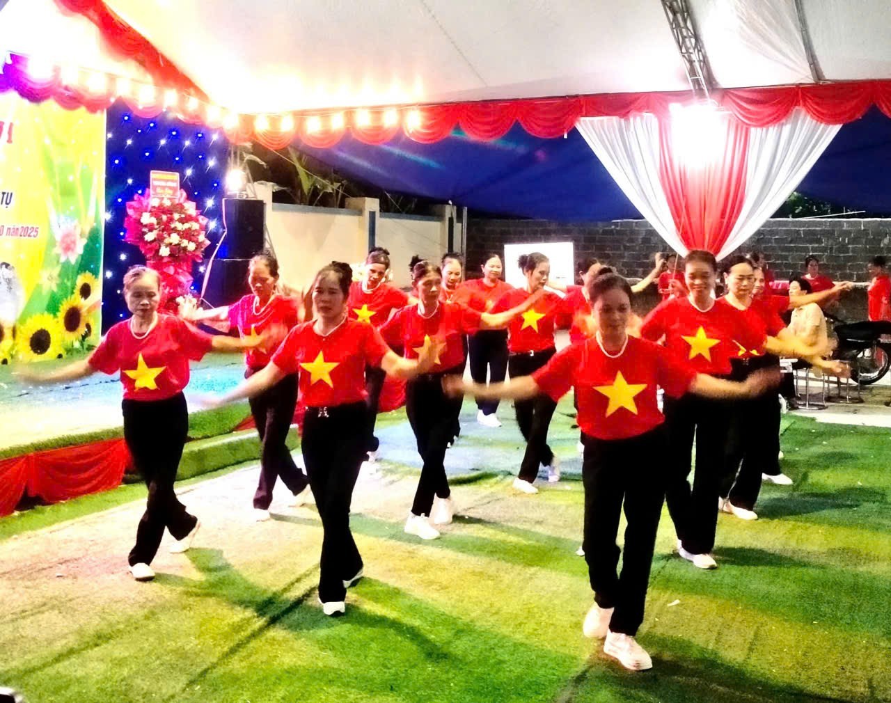 Xã Vật Lại (Hà Nội) :  Khu phố Nhông- Thôn Nhông Nương Tụ khánh thành công trình 