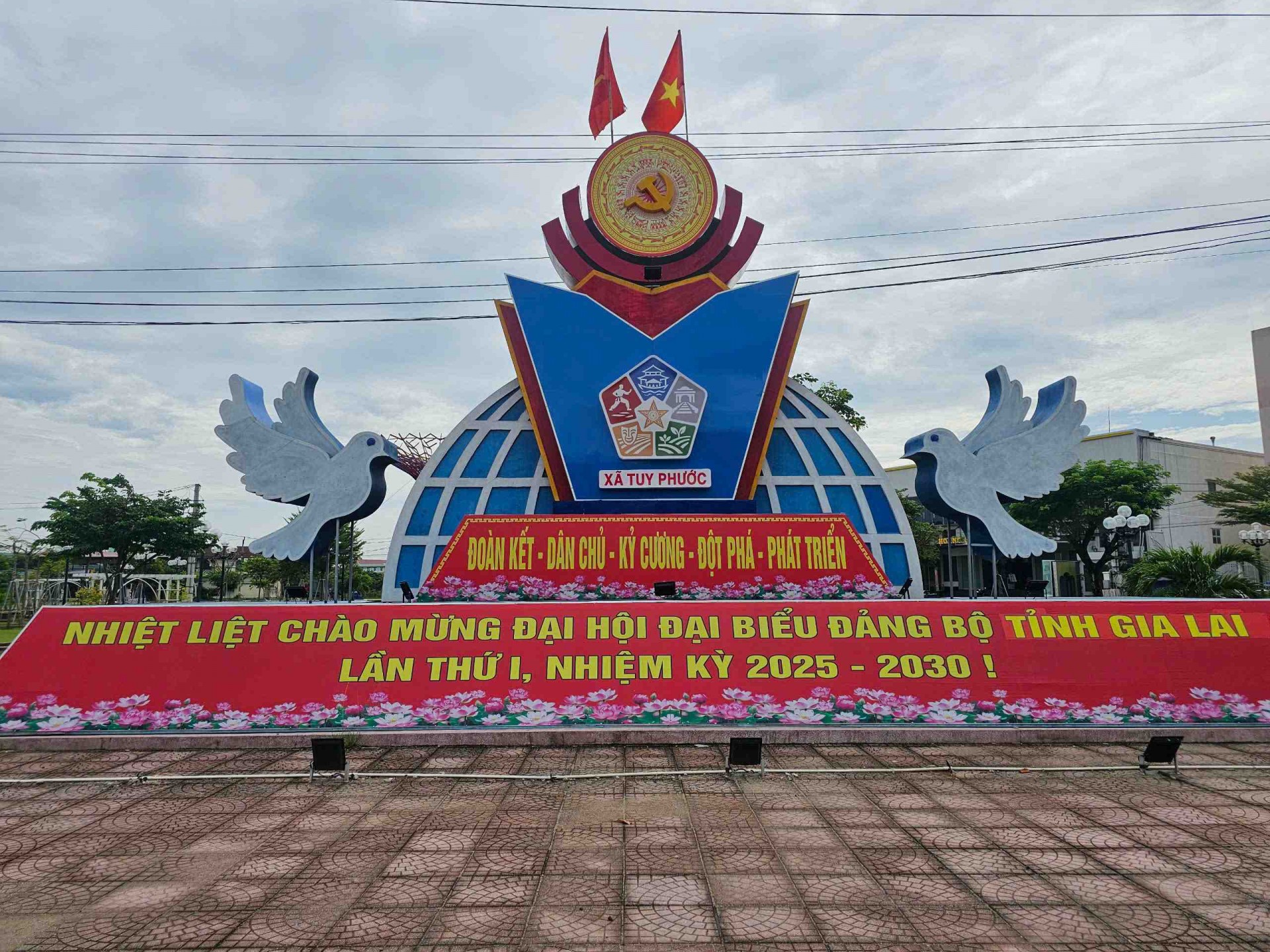 Tuy Phước định hình diện mạo đô thị mới là trụ cột phát triển vùng Đông Nam tỉnh Gia Lai Tuy Phước định hình diện mạo đô thị mới là trụ cột phát triển vùng Đông Nam tỉnh Gia Lai