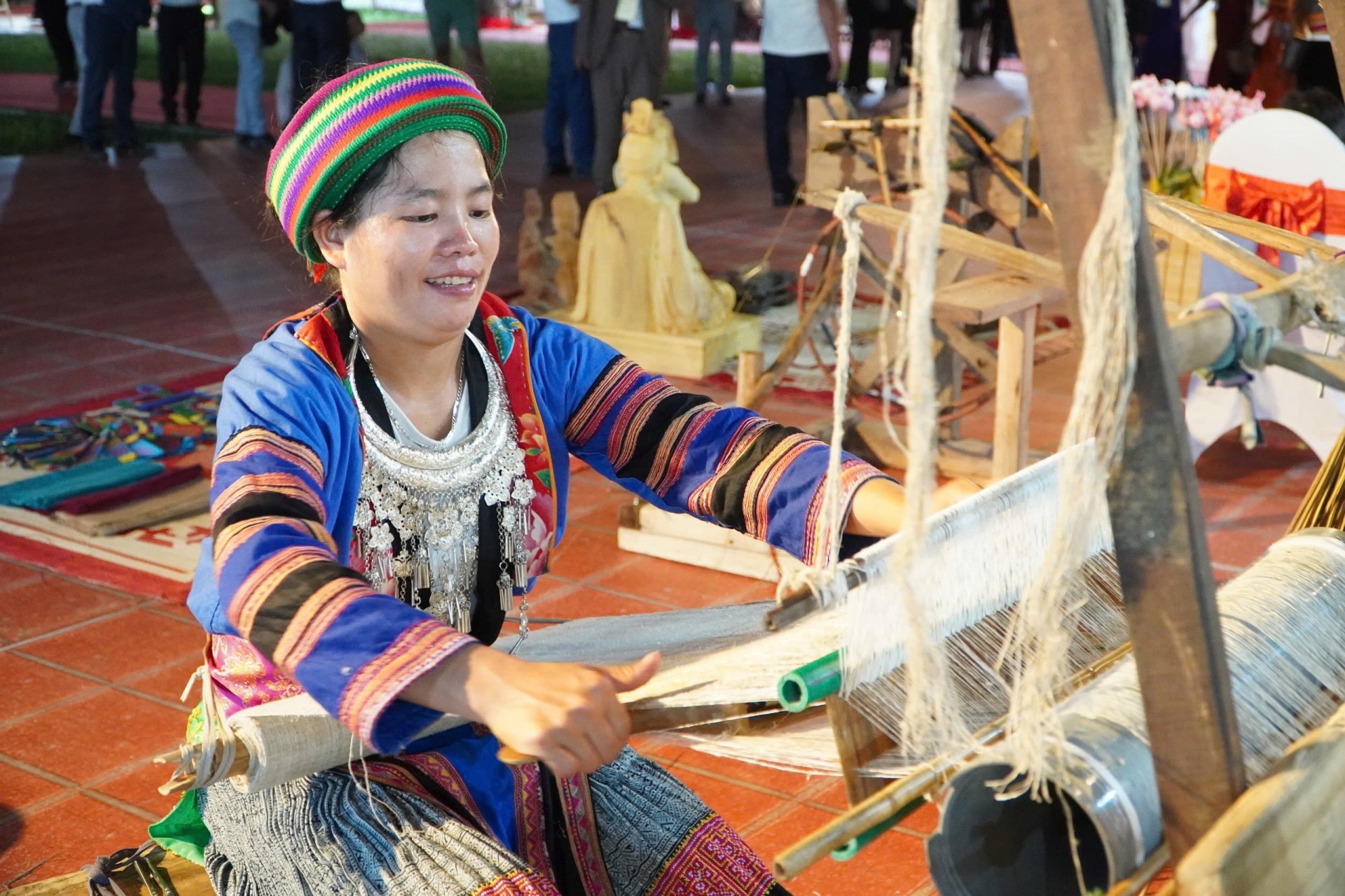 Gần 100 gian hàng hội tụ tại Hội chợ Làng nghề lần thứ 21 – tôn vinh tinh hoa truyền thống Việt