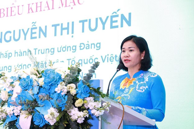 Chủ tịch Hội Liên hiệp Phụ nữ Việt Nam Nguyễn Thị Tuyến phát biểu khai mạc Hội nghị.