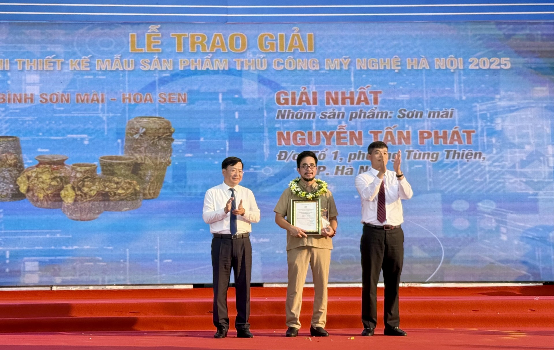 Khai mạc Hội chợ quốc tế Quà tặng hàng thủ công mỹ nghệ Hà Nội 2025 và trao giải Cuộc thi Thiết kế mẫu sản phẩm thủ công mỹ nghệ Hà Nội