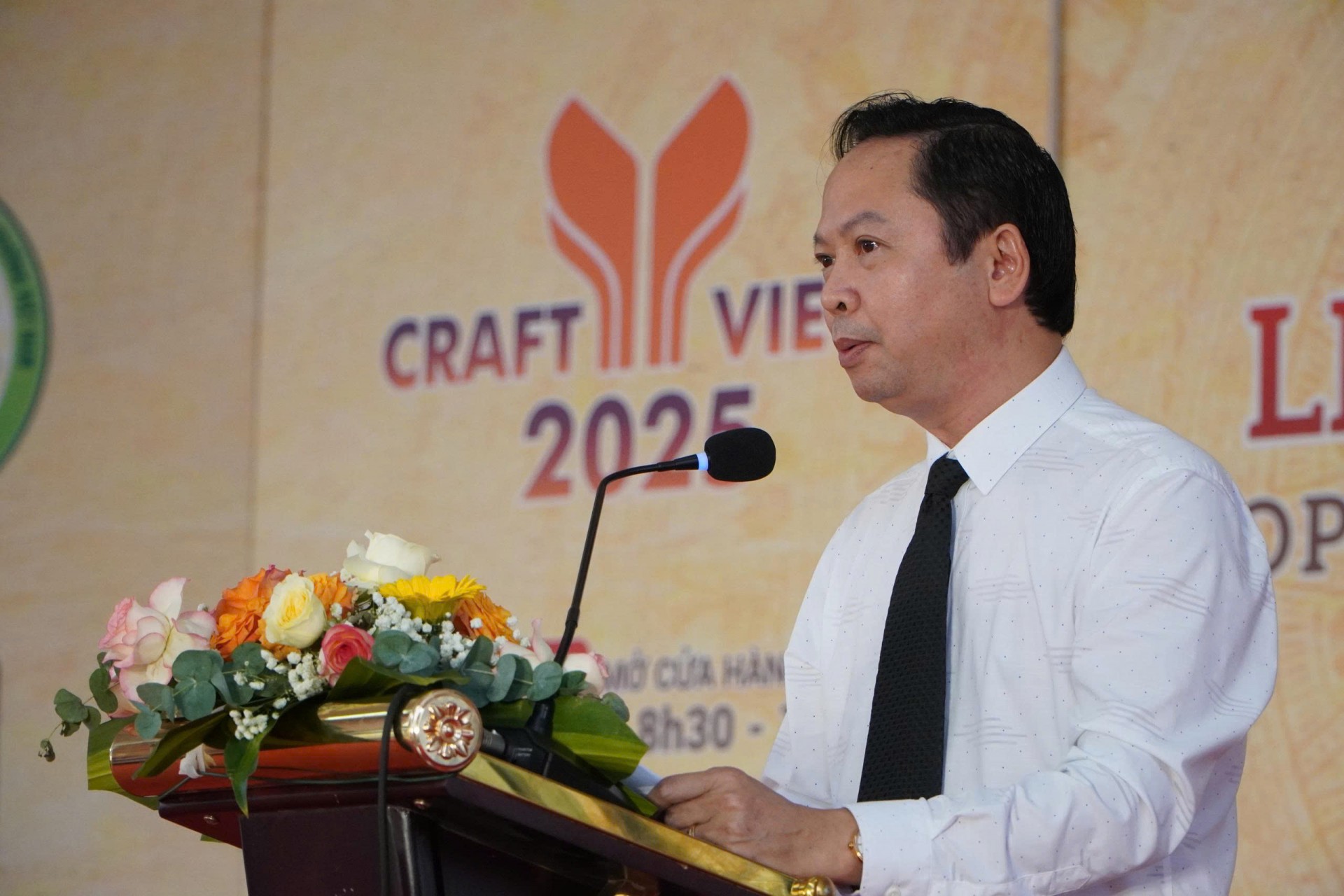 Không gian văn hóa làng nghề Việt lại rộn ràng sắc màu trong những ngày đầu tháng 10