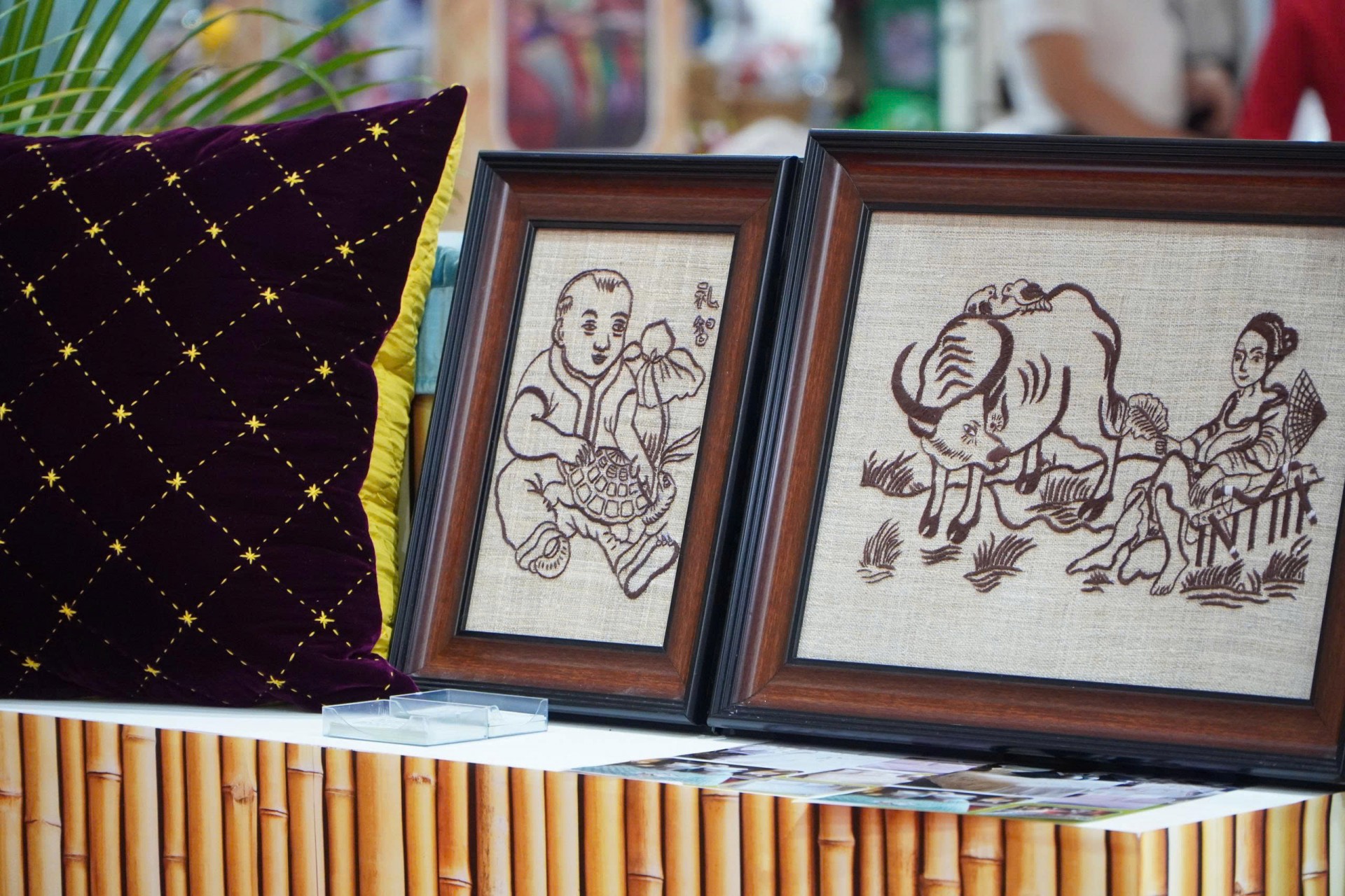 Không gian văn hóa làng nghề Việt lại rộn ràng sắc màu trong những ngày đầu tháng 10