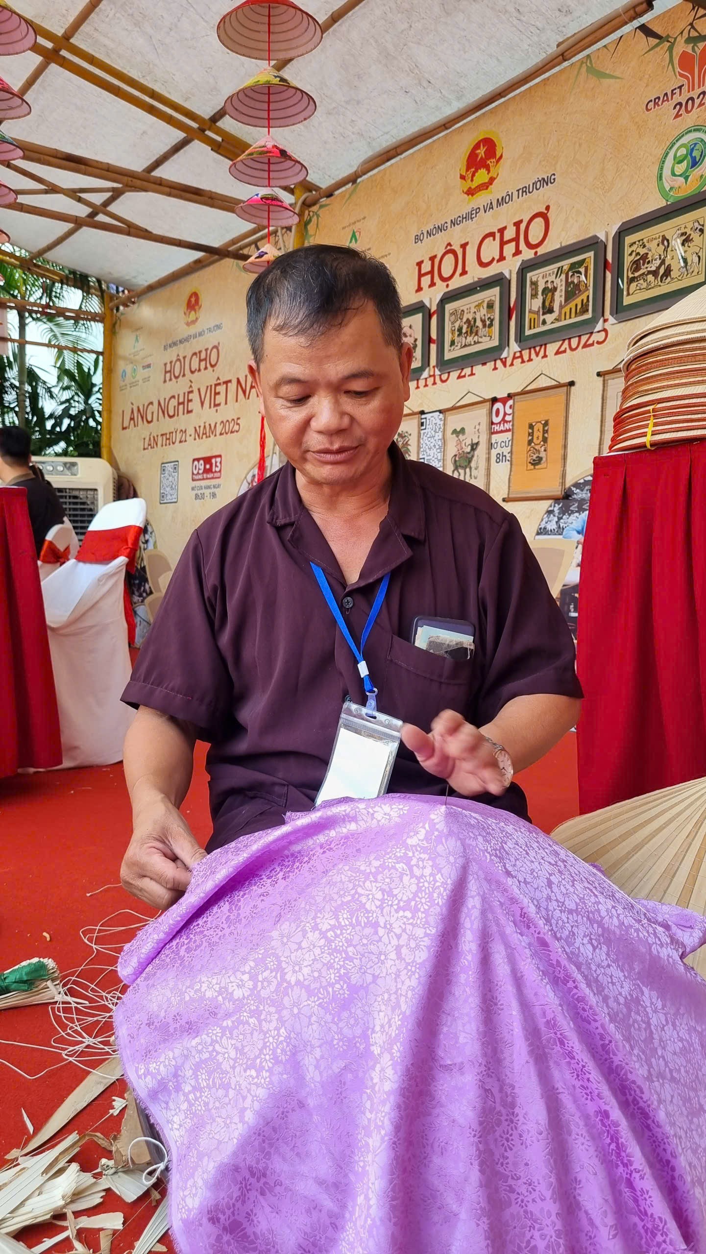 Không gian văn hóa làng nghề Việt lại rộn ràng sắc màu trong những ngày đầu tháng 10