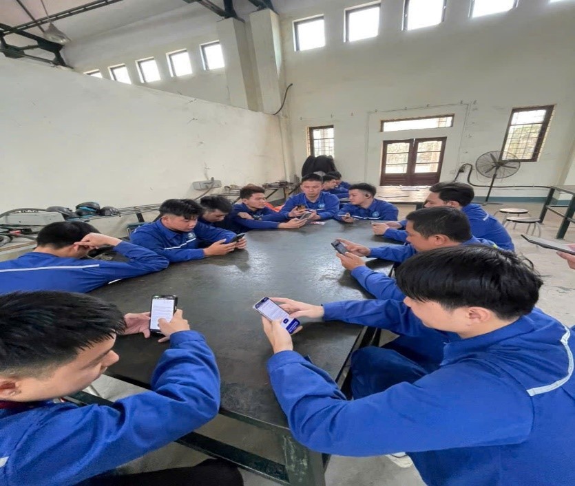 Kỳ 2: Kiến tạo “miễn dịch số” từ giảng đường đến hầm lò Kỳ 2: Kiến tạo “miễn dịch số” từ giảng đường đến hầm lò