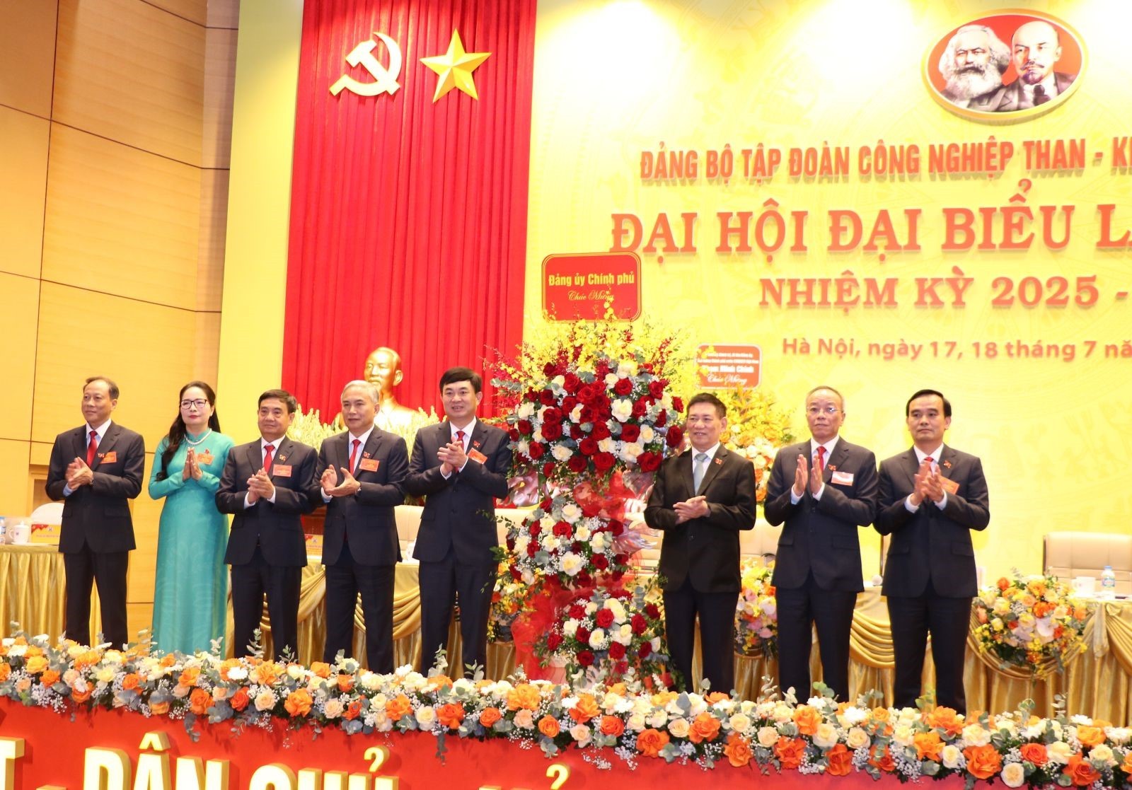 Kỳ 4: Ngọn đèn của Đảng soi sáng thợ mỏ giữa không gian số