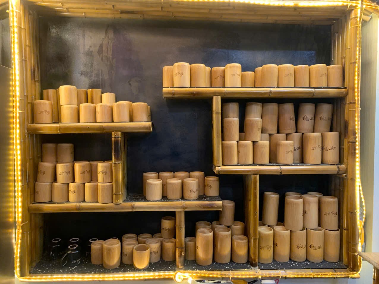 Nghệ nhân say mê chế tác, thối hồn vào những sản phẩm từ Mây tre