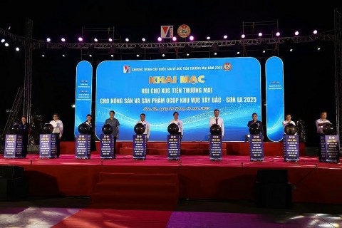 khai mac hoi cho xuc tien thuong mai nong san va san pham ocop khu vuc tay bac son la nam 2025