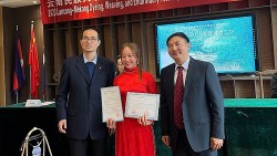 Cô gái H’Mông "dệt ước mơ" từ sợi lanh