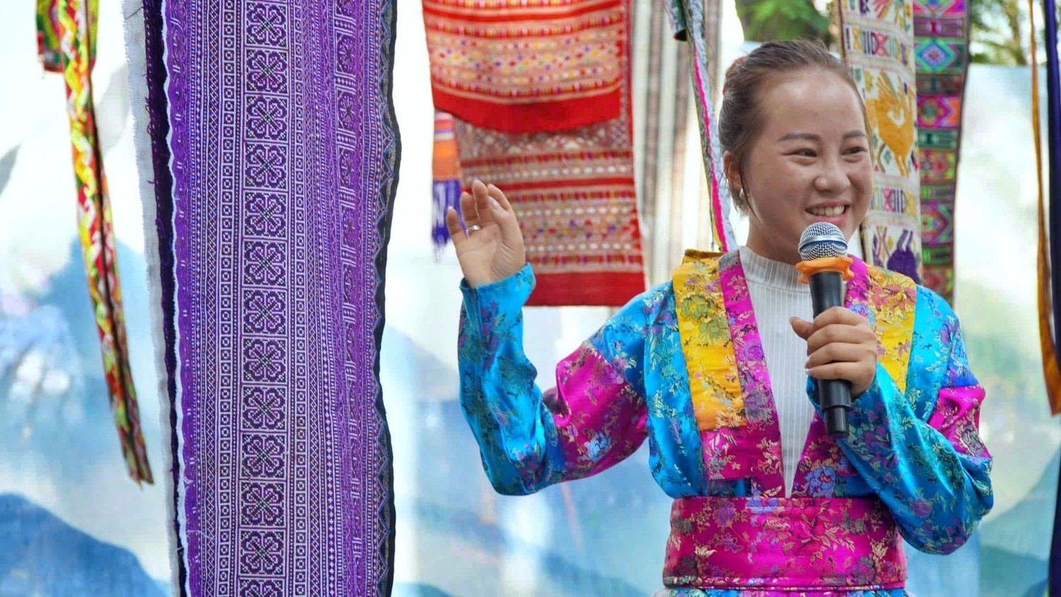 Cô gái H’Mông Cô gái H’Mông