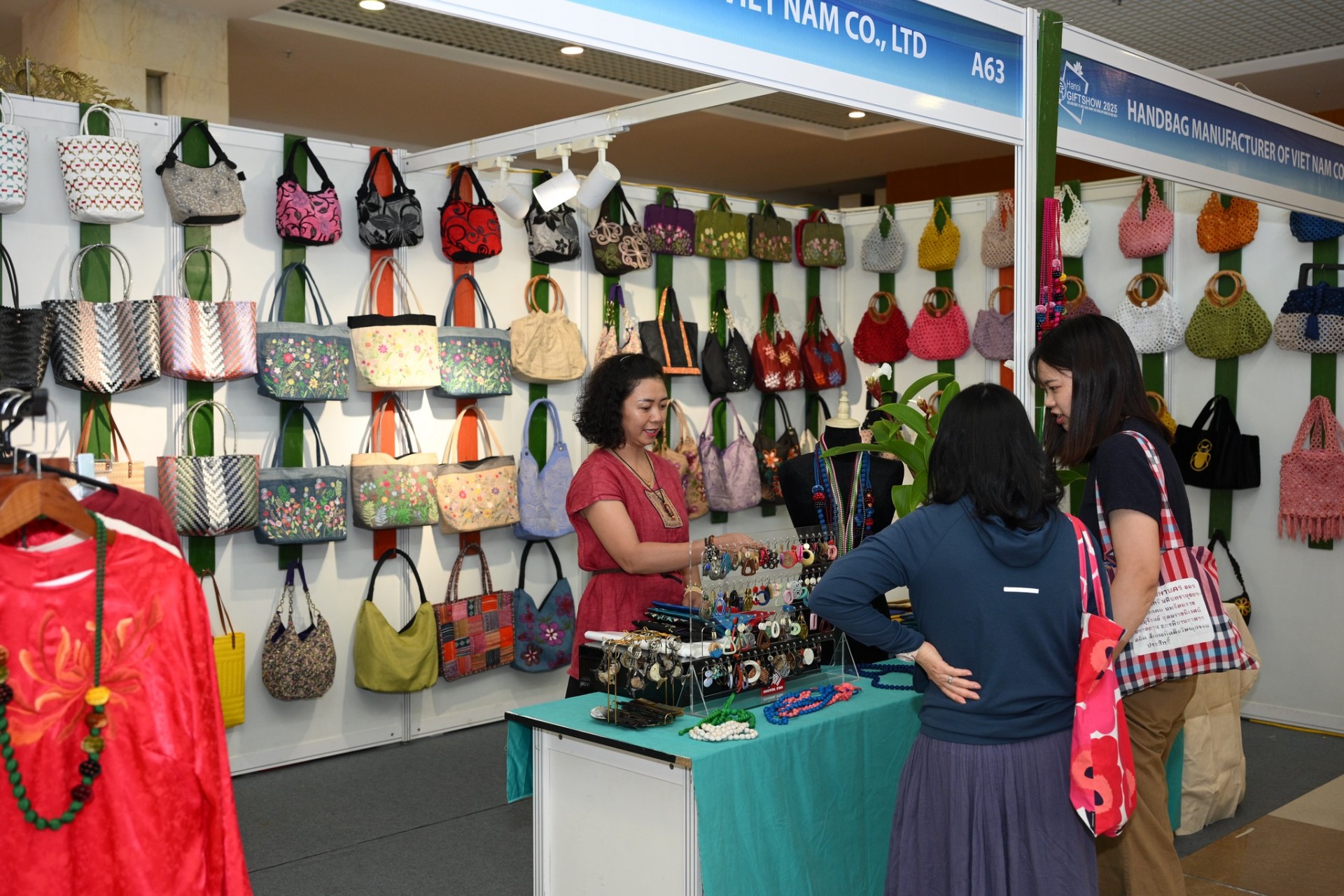 Từ hội chợ đến thị trường: Hiệu quả thiết thực của chương trình khuyến công