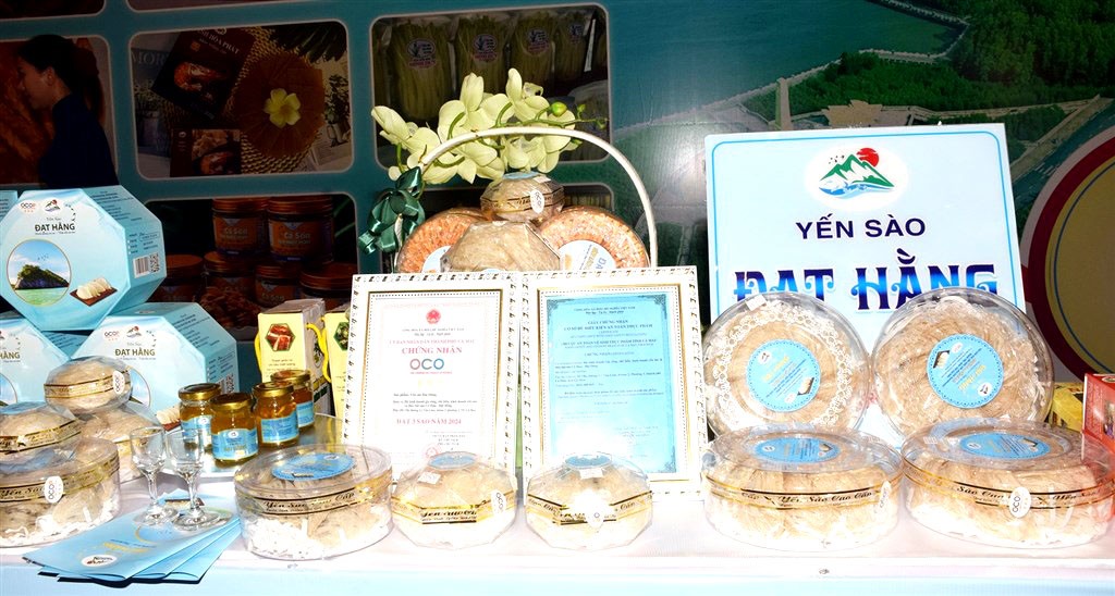 Sản phẩm yến sào đạt chứng nhận OCOP của Cà Mau, một trong những sản phẩm công nghiệp nông thôn tiêu biểu.