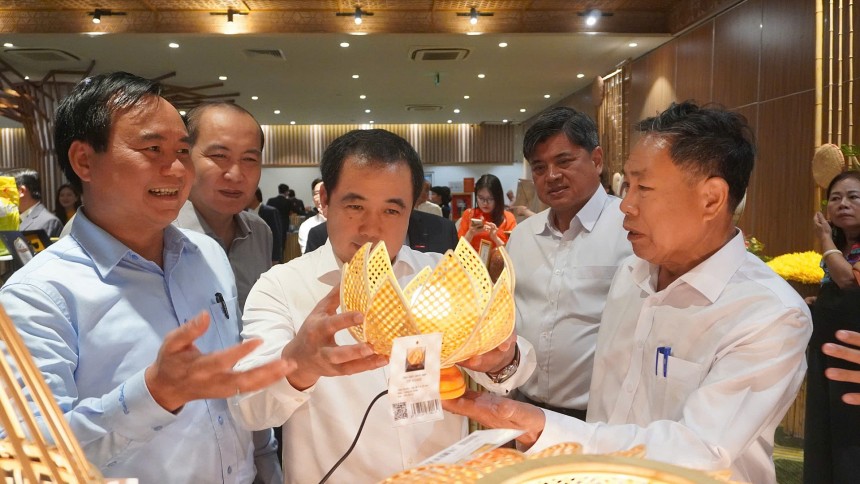Đổi mới cách tiếp cận trong phát triển OCOP và du lịch nông thôn: Lấy chất lượng làm trọng tâm Đổi mới cách tiếp cận trong phát triển OCOP và du lịch nông thôn: Lấy chất lượng làm trọng tâm
