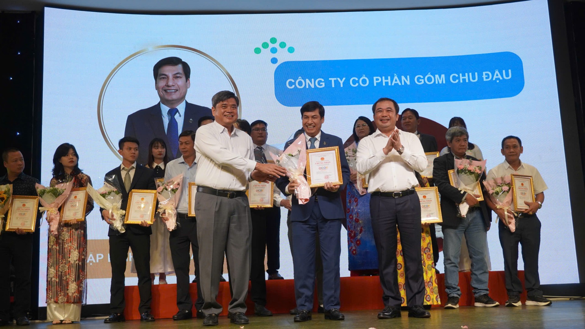 Đổi mới cách tiếp cận trong phát triển OCOP và du lịch nông thôn: Lấy chất lượng làm trọng tâm Đổi mới cách tiếp cận trong phát triển OCOP và du lịch nông thôn: Lấy chất lượng làm trọng tâm