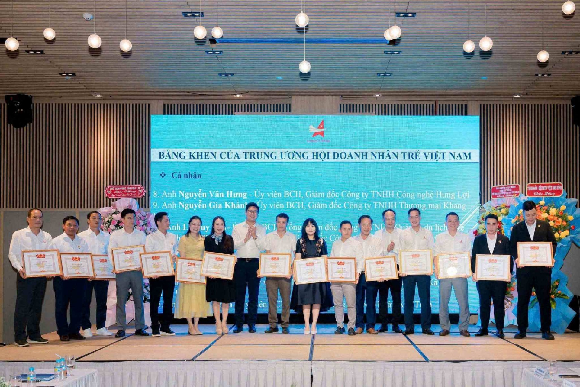 Hội Doanh nhân trẻ Bình Định hướng về Gia Lai trên hành trình hợp nhất và khát vọng vươn xa Hội Doanh nhân trẻ Bình Định hướng về Gia Lai trên hành trình hợp nhất và khát vọng vươn xa