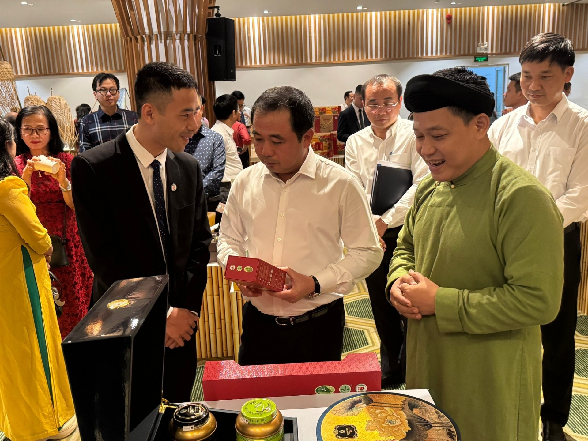 Từ búp trà non Tân Cương đến chuẩn OCOP 5 sao cấp quốc gia