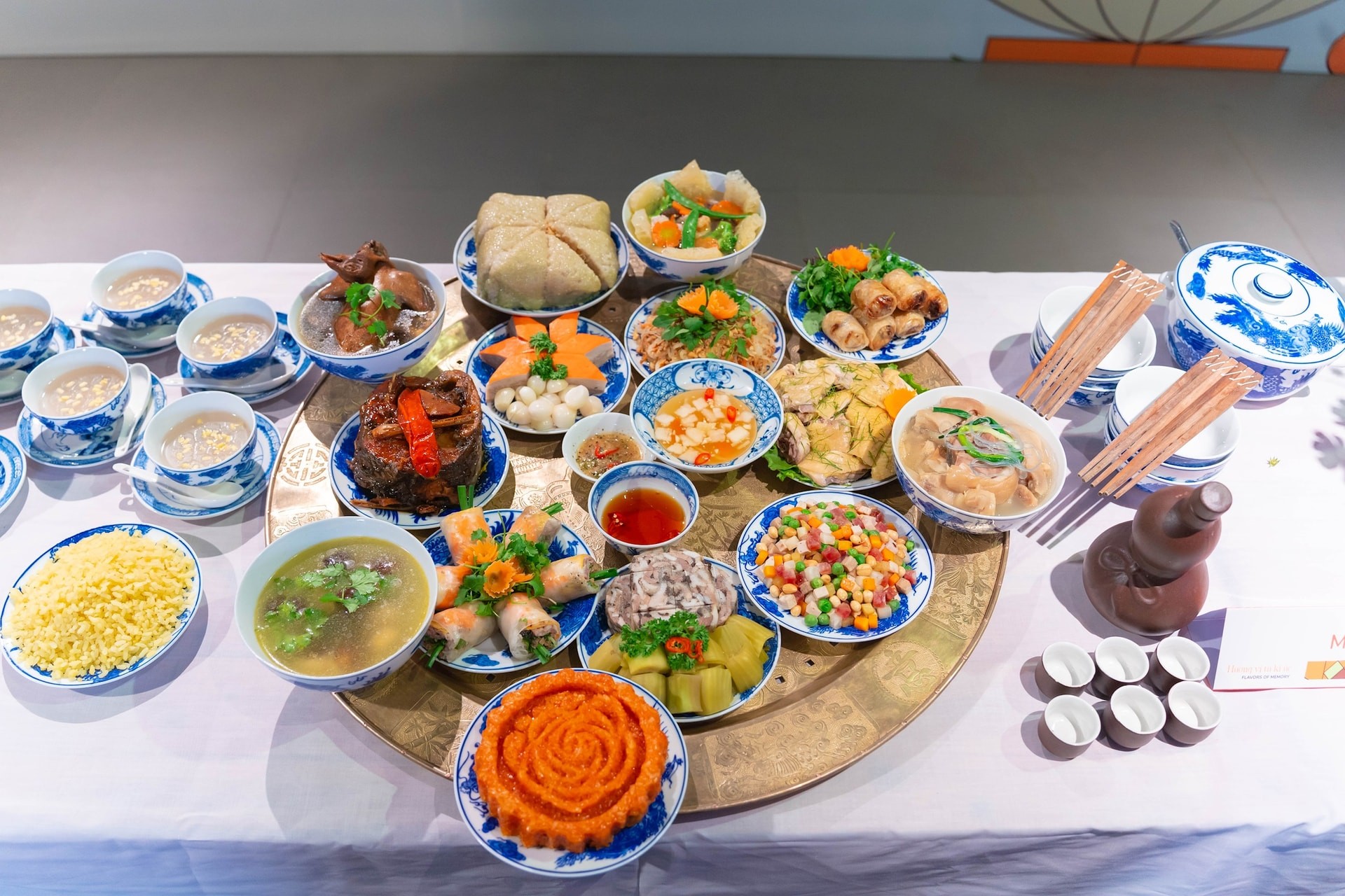 Nấu cỗ xưa và nay - Từ bếp lửa làng quê đến dịch vụ hiện đại