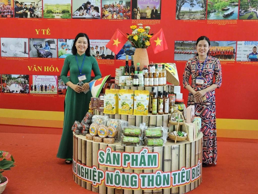 Tự hào bản sắc quê hương và lan tỏa giá trị nông sản Vĩnh Long Tự hào bản sắc quê hương và lan tỏa giá trị nông sản Vĩnh Long