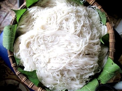 Giữ hồn bún Mạch Tràng – nghề trăm năm giữa lòng Cổ Loa Giữ hồn bún Mạch Tràng – nghề trăm năm giữa lòng Cổ Loa