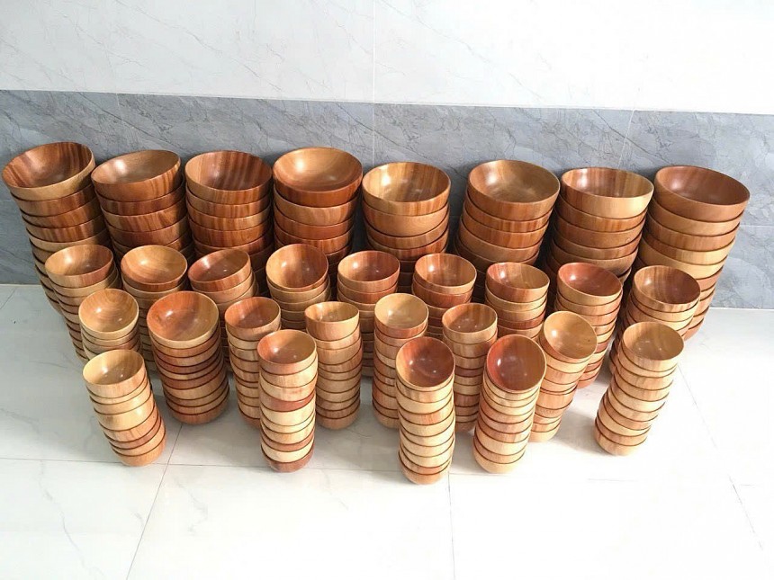 Hoạt động chủ yếu theo hình thức gia công truyền thống làng nghề, cơ sở ông Chương chịu không ít trở ngại về xây dựng thương hiệu riêng, đòi hỏi cần nâng cao năng lực cạnh tranh trên thị trường Hoạt động chủ yếu theo hình thức gia công truyền thống làng nghề, cơ sở ông Chương chịu không ít trở ngại về xây dựng thương hiệu riêng, đòi hỏi cần nâng cao năng lực cạnh tranh trên thị trường