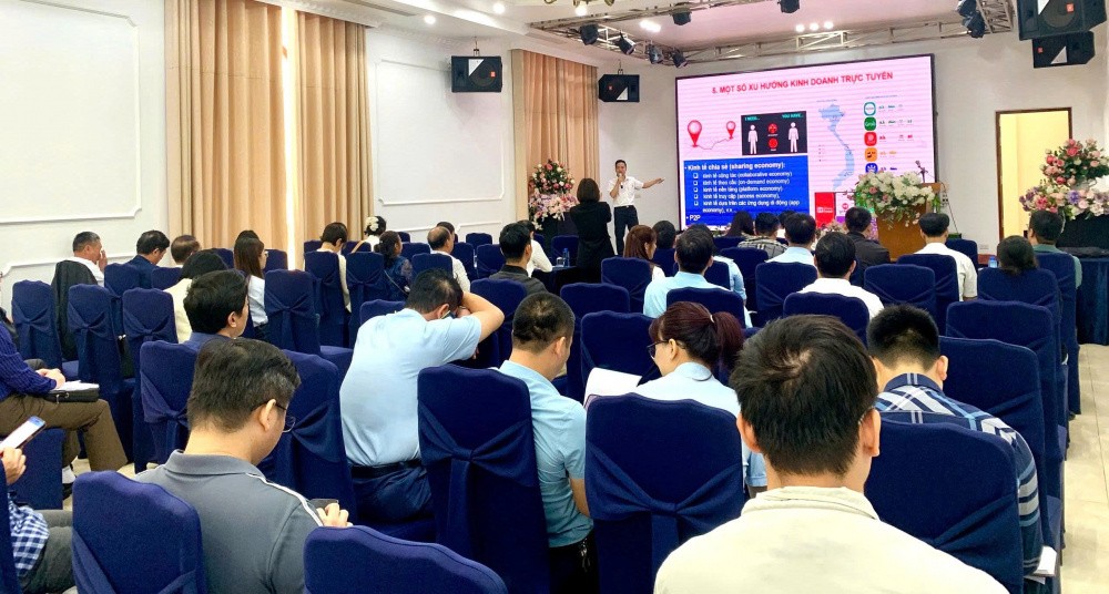 Hội nghị tập huấn “Nâng cao năng lực quản lý và ứng dụng thương mại điện tử trên các nền tảng số”  Hội nghị tập huấn “Nâng cao năng lực quản lý và ứng dụng thương mại điện tử trên các nền tảng số”