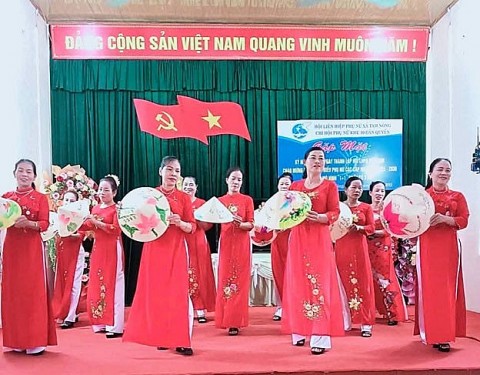 phu nu khu 10 lien hoa gop phan nang cao doi song van hoa khu dan cu