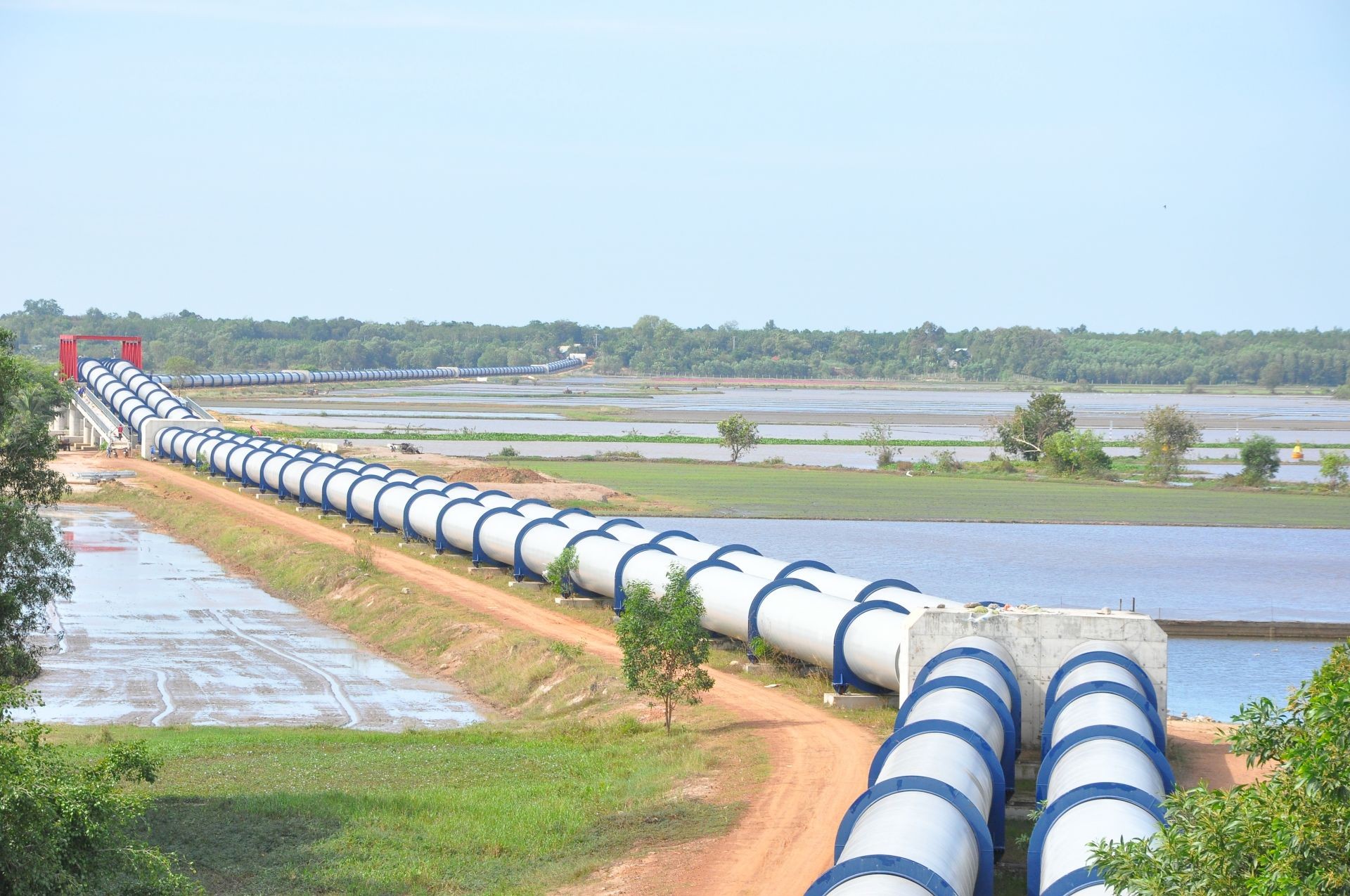 Dự án thuỷ lợi tưới tiêu phía Tây sông Vàm Cỏ Đông