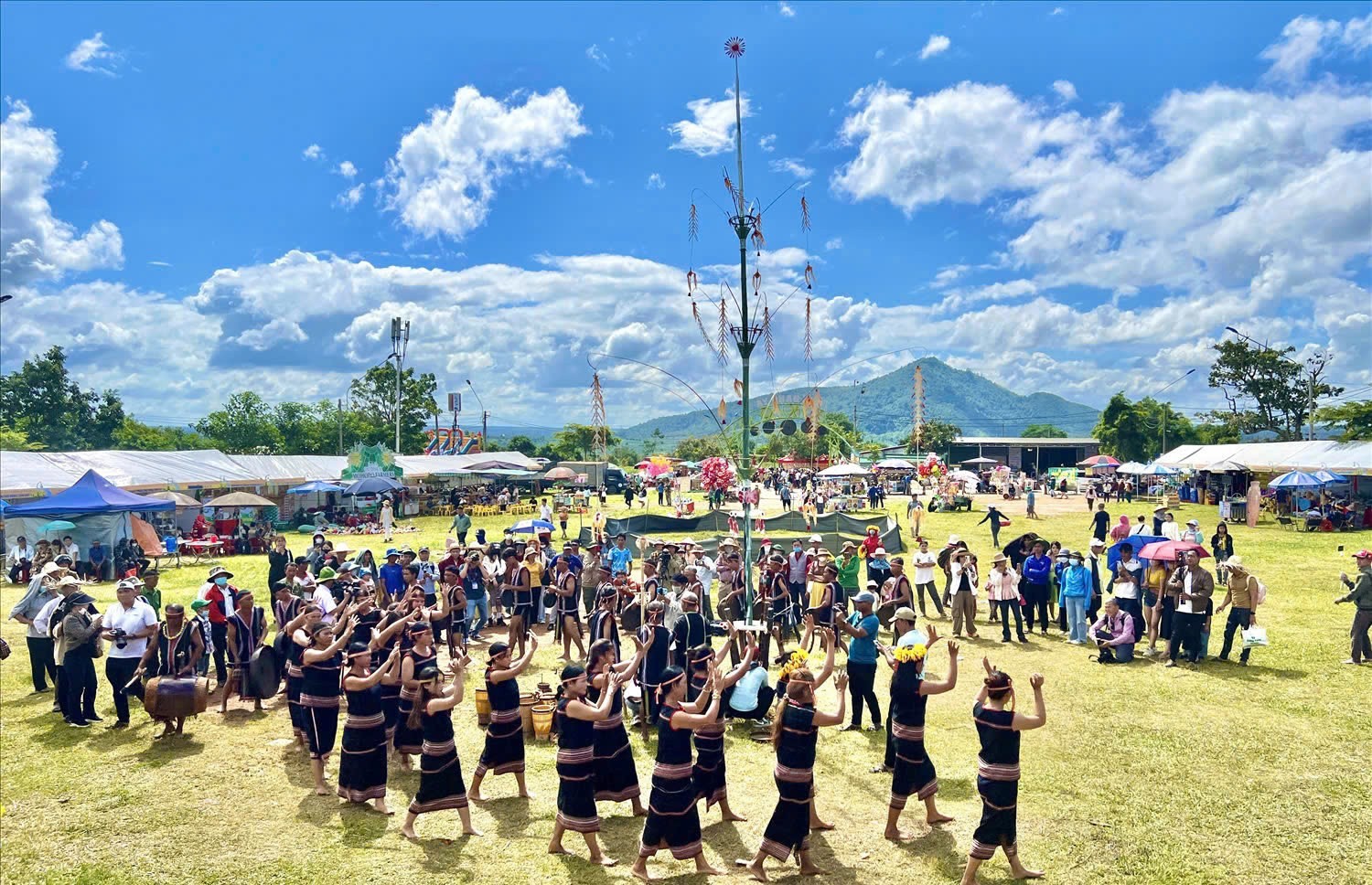 Gia Lai: Lễ mừng lúa mới là khúc ca hòa điệu giữa con người và thiên nhiên