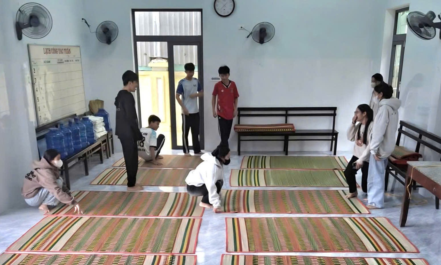 Quân đội sát cánh cùng chính quyền và Nhân dân Gia Lai ứng phó bão Kalmaegi Quân đội sát cánh cùng chính quyền và Nhân dân Gia Lai ứng phó bão Kalmaegi