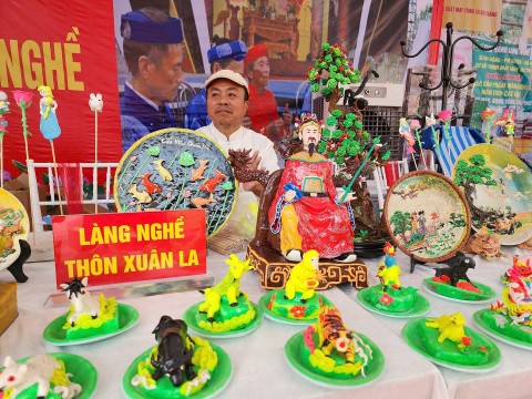 phuong duc to chuc trien lam lang nghe 2025