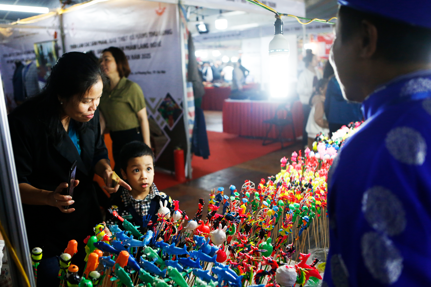 Xã Phượng Dực khai mạc Triển lãm sản phẩm làng nghề năm 2025 Xã Phượng Dực khai mạc Triển lãm sản phẩm làng nghề năm 2025