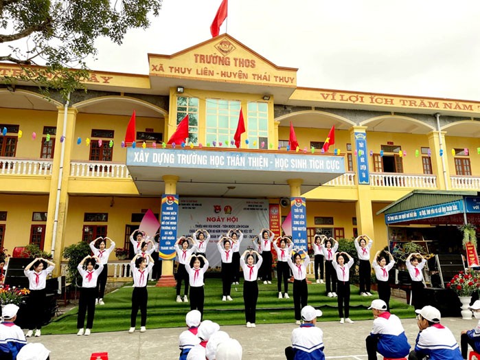 Hoạt động sôi nổi của học sinh Trường THCS Thuỵ Liên