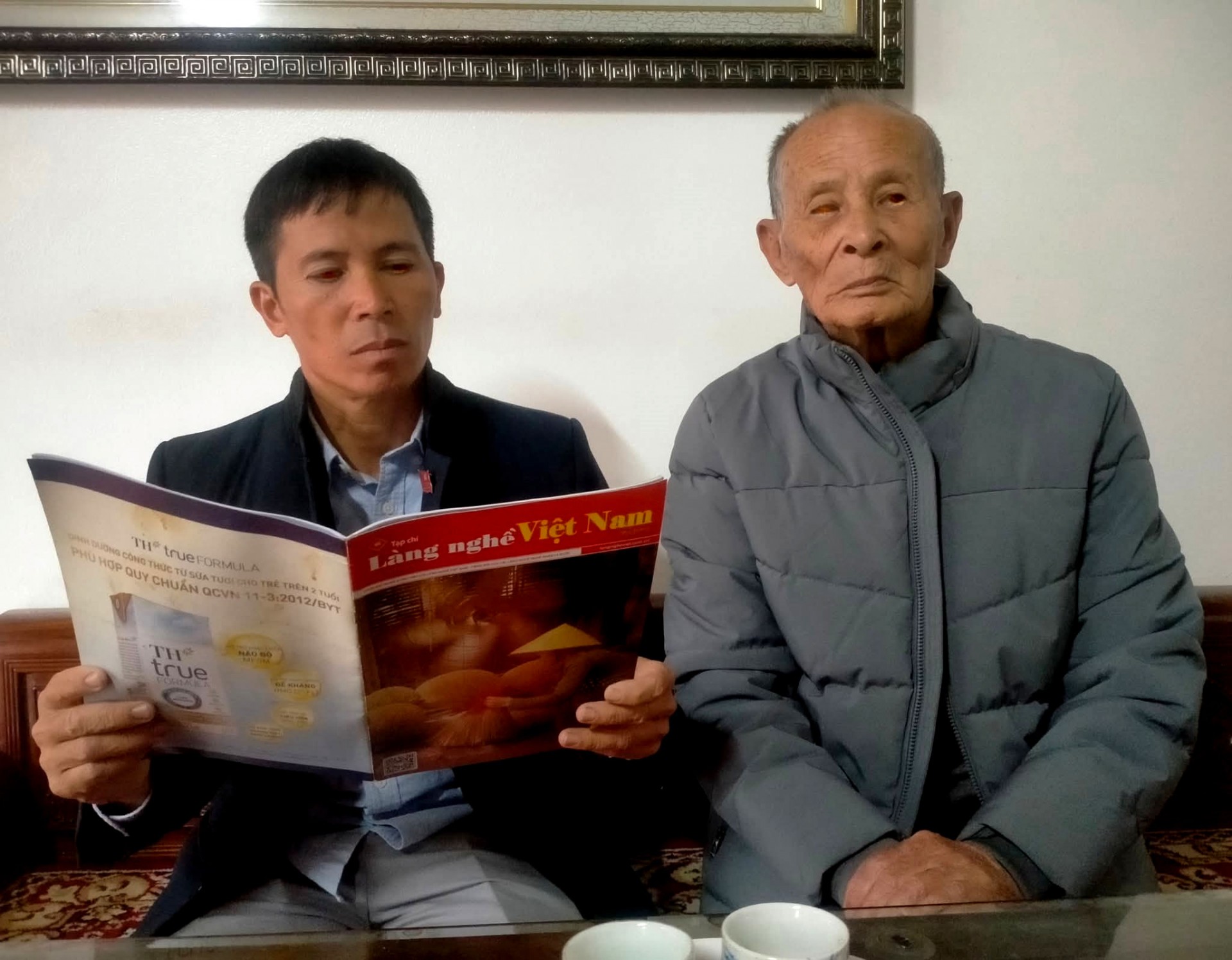 Nghệ nhân dân gian Diều sáo Nguyễn Văn Bồi (92 tuổi) và con trai nghệ nhân Nguyễn Văn Quyết. Nghệ nhân dân gian Diều sáo Nguyễn Văn Bồi (92 tuổi) và con trai nghệ nhân Nguyễn Văn Quyết.