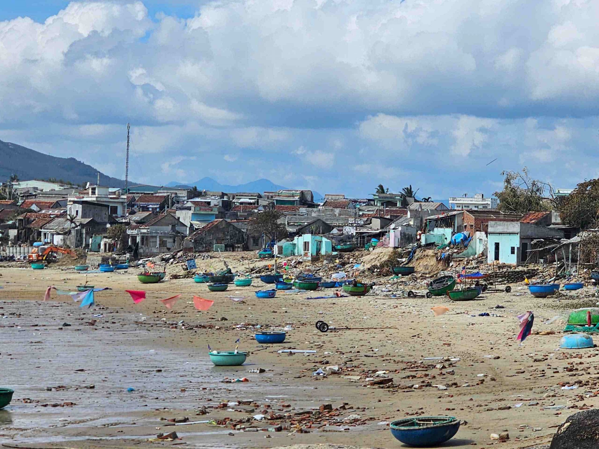 Nơi những phận người trắng tay sau bão số 13 và mệnh lệnh vì dân từ Phó Thủ tướng Hồ Quốc Dũng