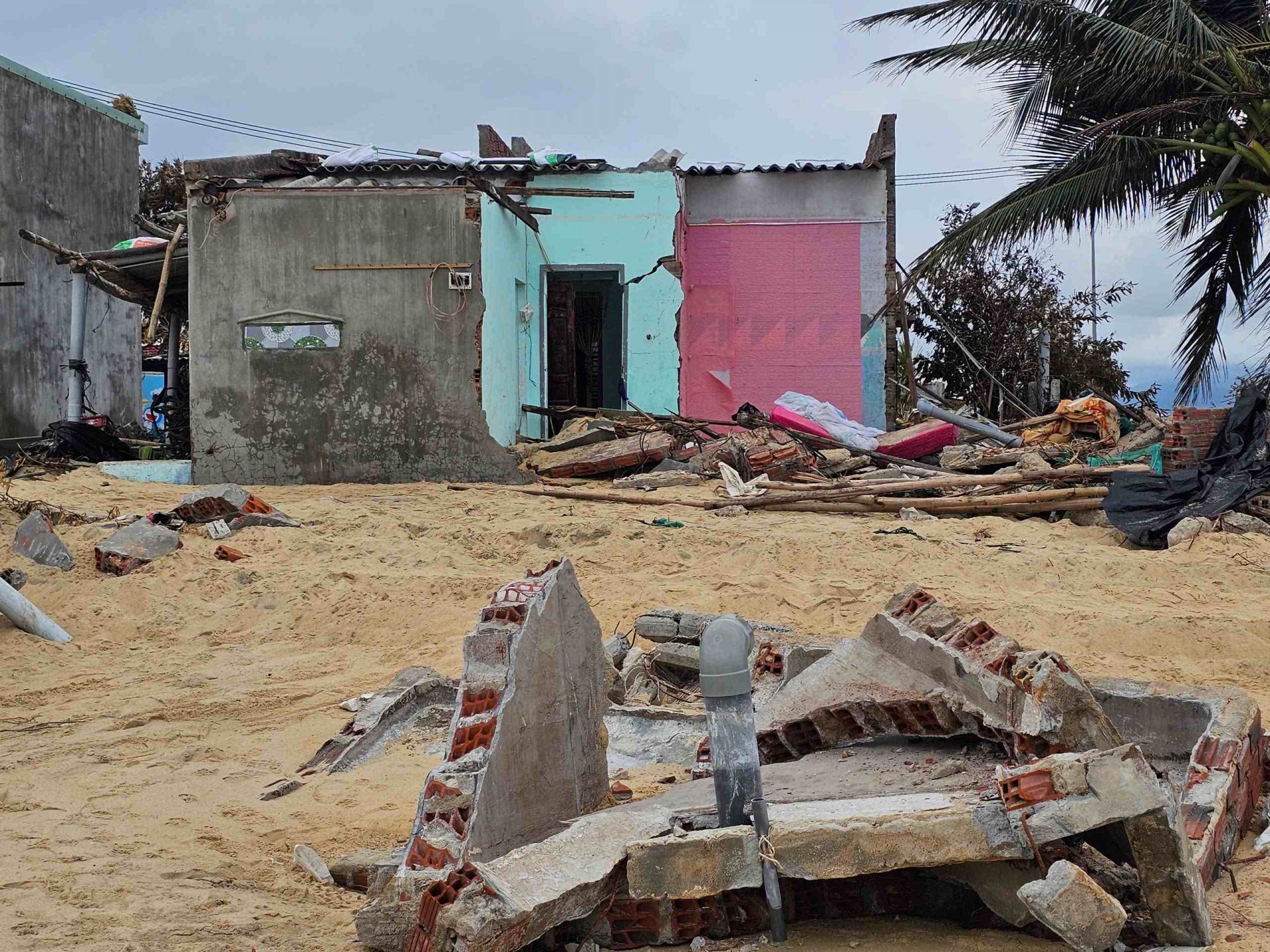 Nơi những phận người trắng tay sau bão số 13 và mệnh lệnh vì dân từ Phó Thủ tướng Hồ Quốc Dũng