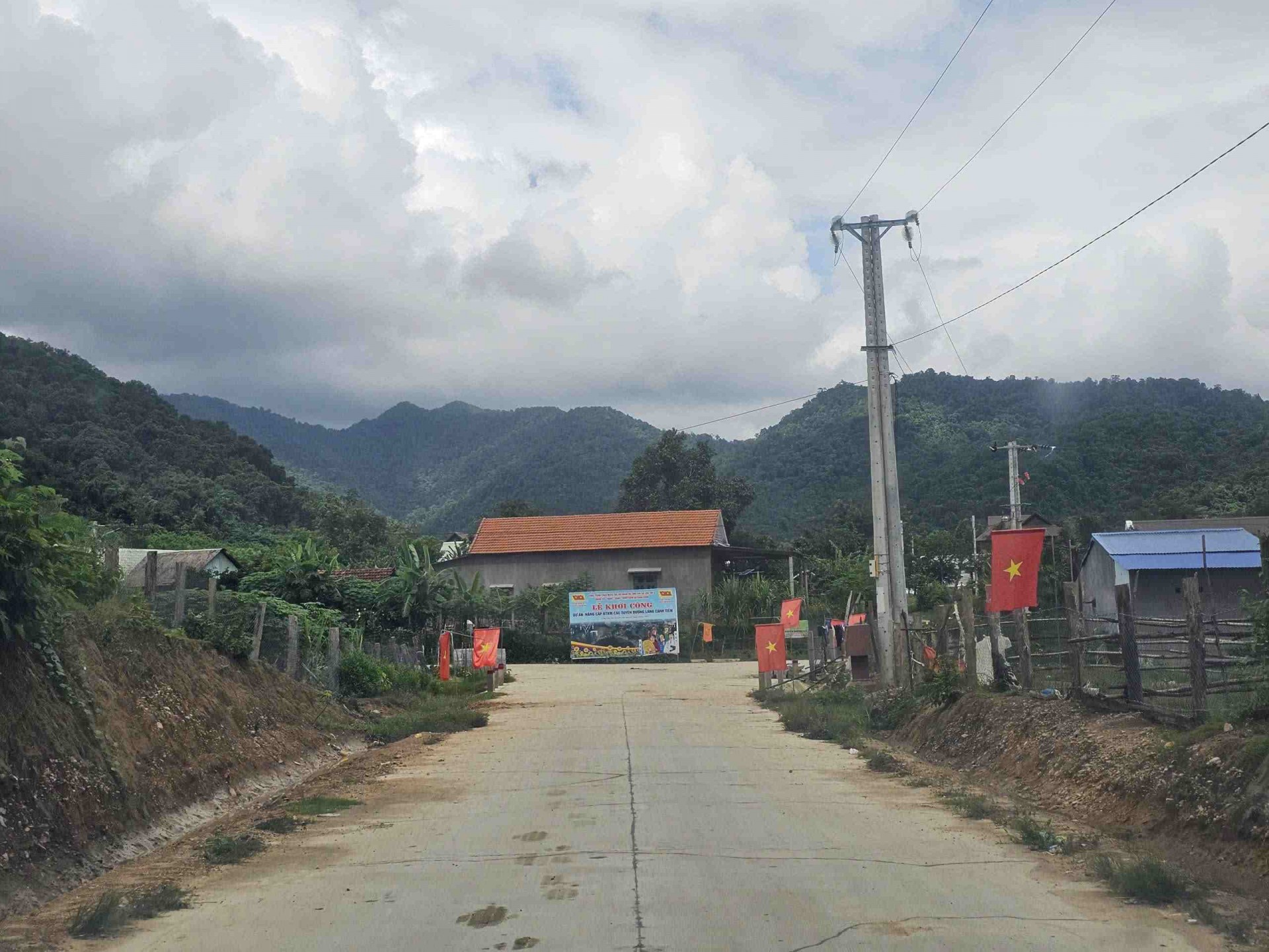 Gia Lai: Đường về làng Canh Tiến không còn xa sau bao năm chờ đợi