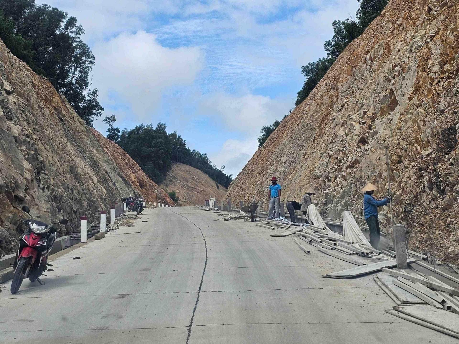Gia Lai: Đường về làng Canh Tiến không còn xa sau bao năm chờ đợi