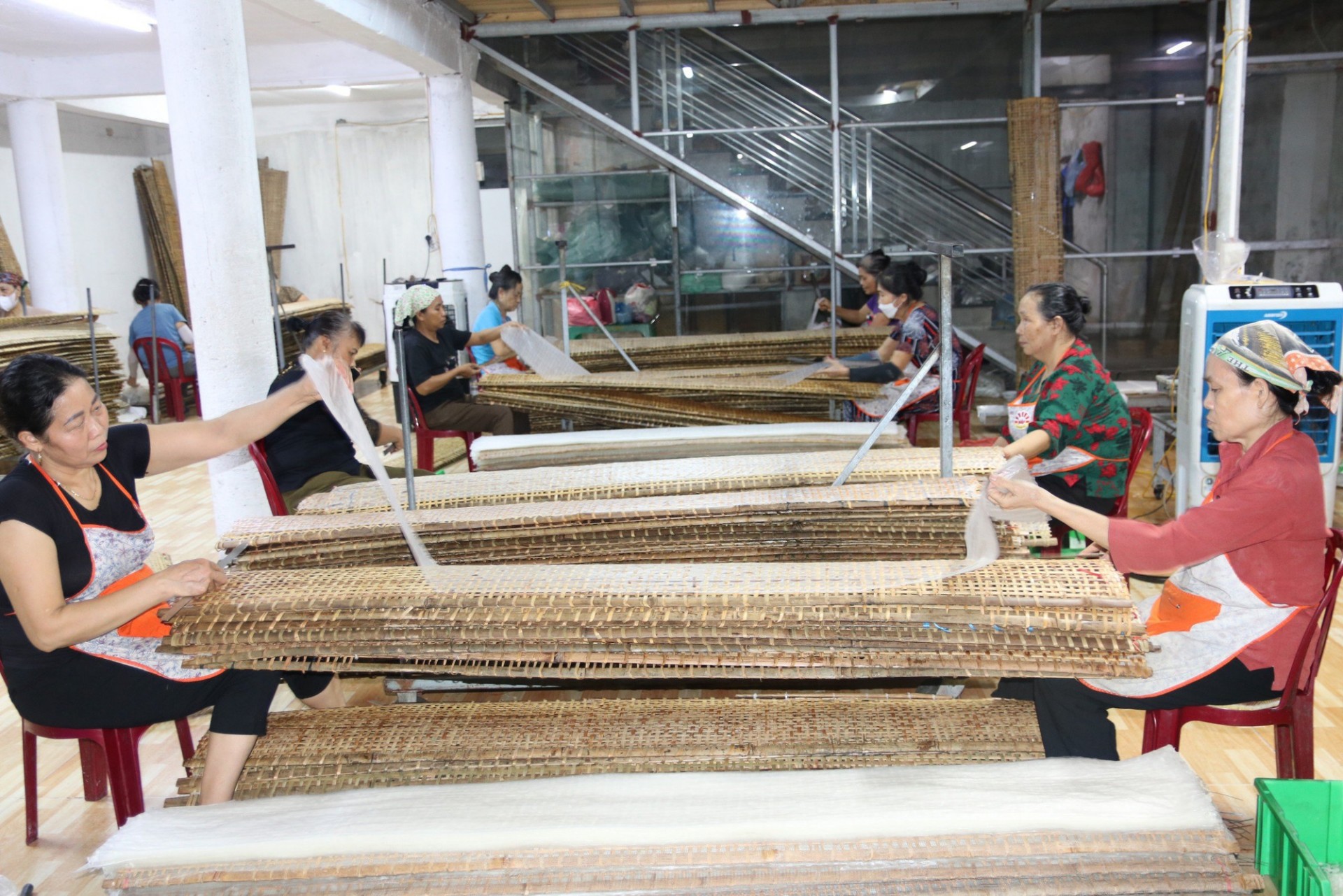 Khi bánh đa nem làng Chều bước vào thời hiện đại