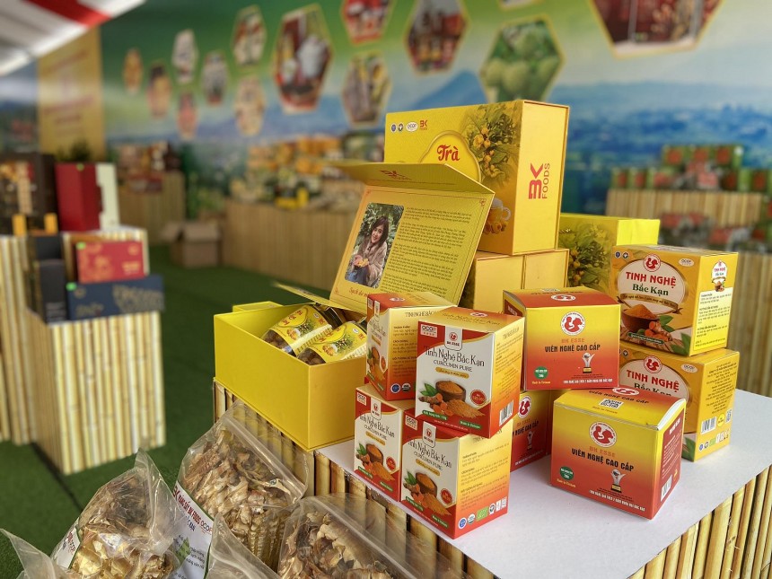 Festival là cơ hội lý tưởng cho các doanh nghiệp, HTX, làng nghề trên cả nước có thể trưng bày, giới thiệu sản phẩm, thiết lập quan hệ đối tác kinh doanh trước thềm năm mới Festival là cơ hội lý tưởng cho các doanh nghiệp, HTX, làng nghề trên cả nước có thể trưng bày, giới thiệu sản phẩm, thiết lập quan hệ đối tác kinh doanh trước thềm năm mới