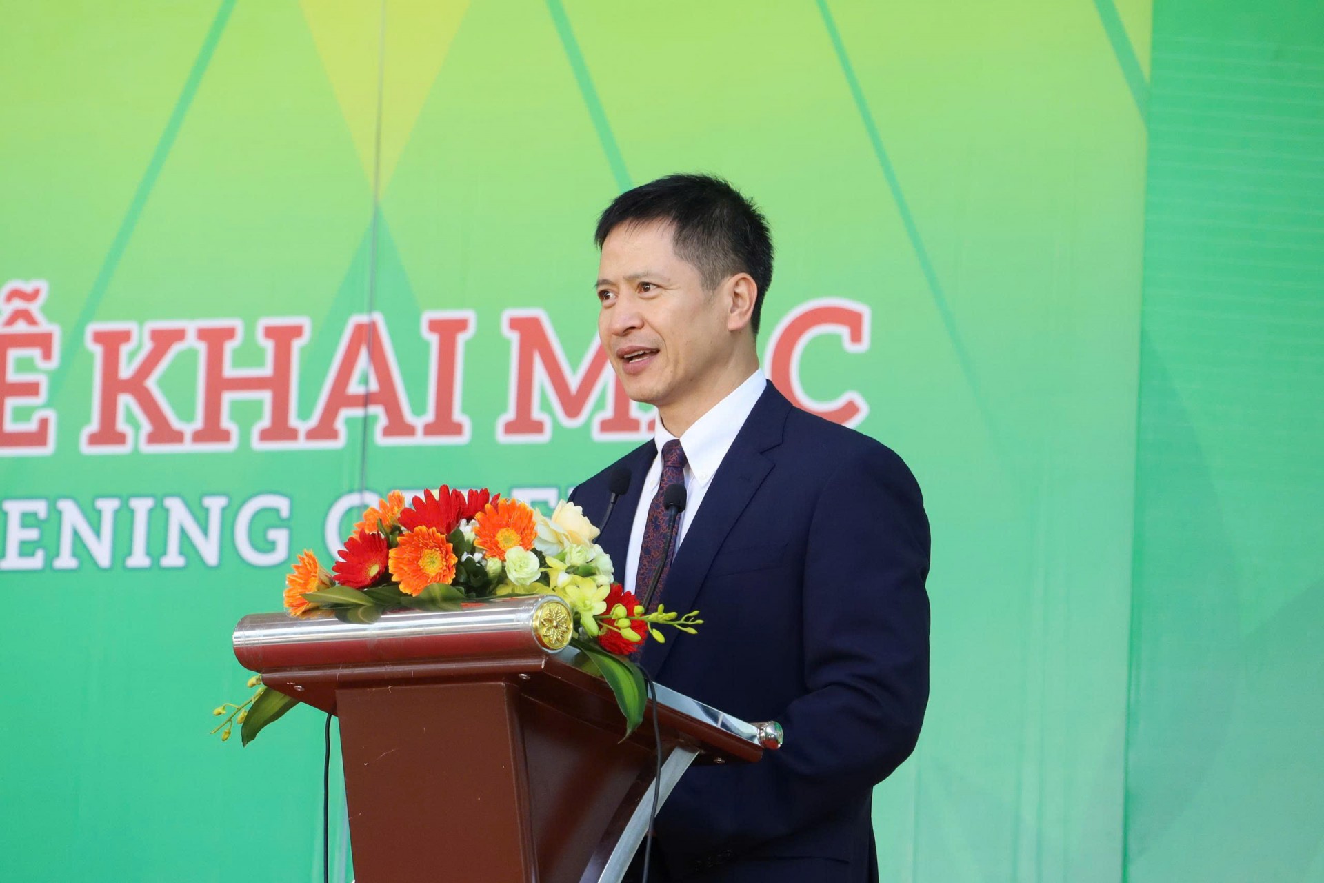 Giám đốc Trung tâm Xúc tiến Thương mại Nông nghiệp Nguyễn Minh Tiến phát biểu khai mạc. Giám đốc Trung tâm Xúc tiến Thương mại Nông nghiệp Nguyễn Minh Tiến phát biểu khai mạc.