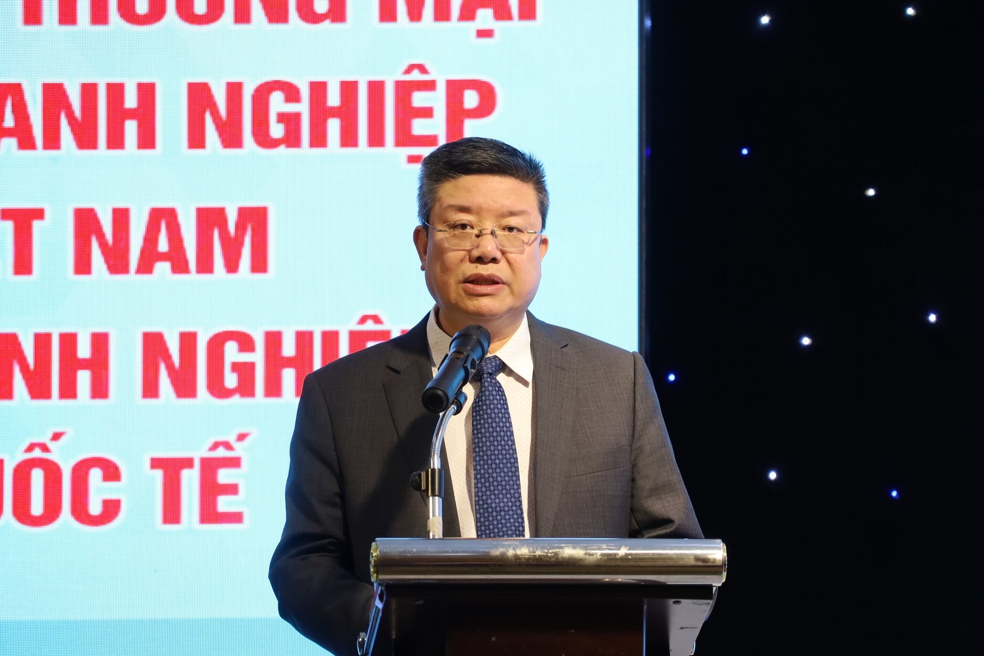 Ông Lê Thanh Hòa, Phó Cục trưởng Cục Chất lượng, Chế biến và Phát triển thị trường, đánh giá cao quan hệ thương mại giữa Việt Nam và Trung Quốc. Ông Lê Thanh Hòa, Phó Cục trưởng Cục Chất lượng, Chế biến và Phát triển thị trường, đánh giá cao quan hệ thương mại giữa Việt Nam và Trung Quốc.