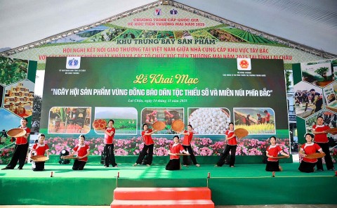 lai chau ron rang ngay hoi quang ba san pham dac trung mien nui phia bac