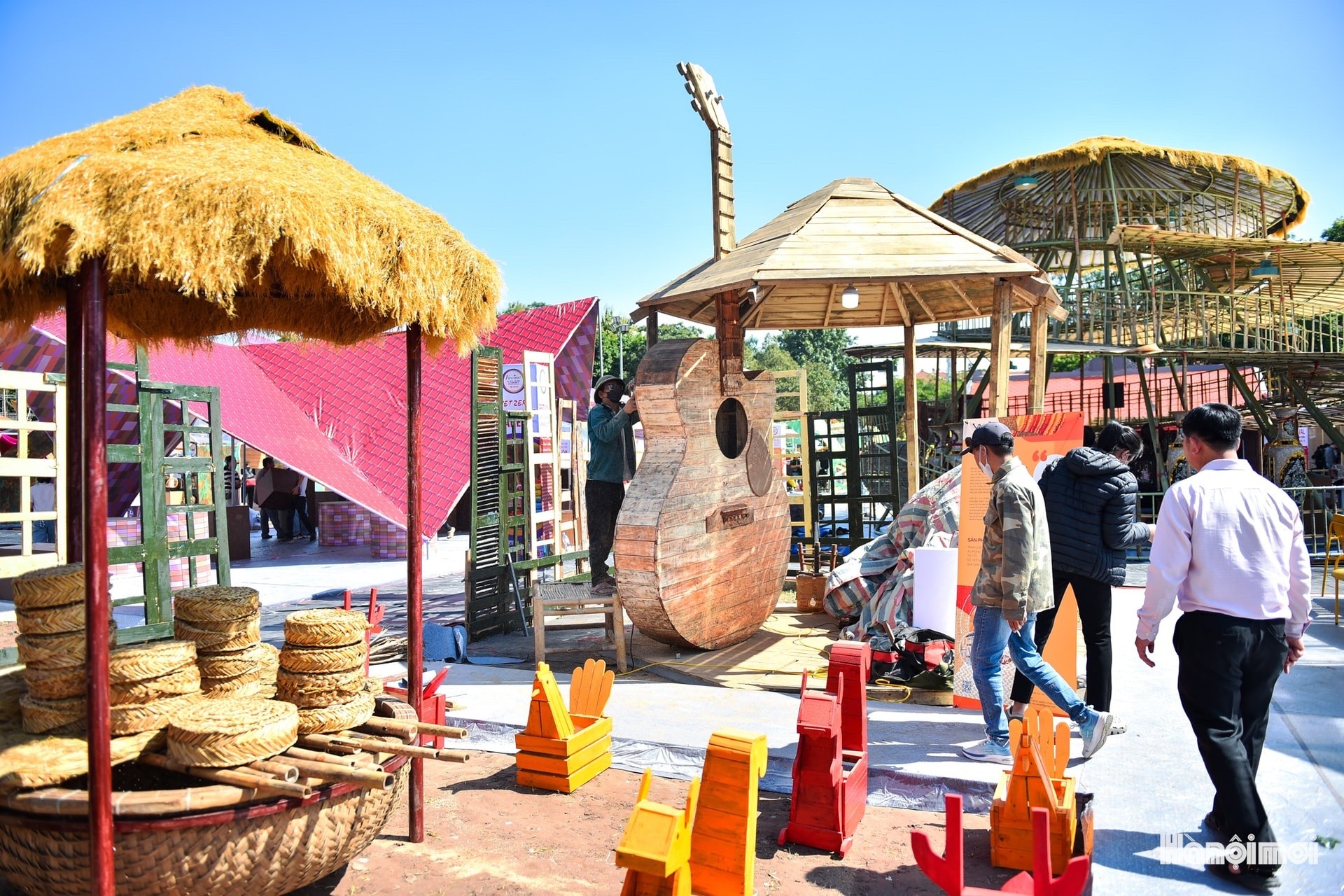 Nhiều tiểu cảnh check-in với những góc trang trí bắt mắt được thiết kế để thu hút khách tham quan. Nhiều tiểu cảnh check-in với những góc trang trí bắt mắt được thiết kế để thu hút khách tham quan.