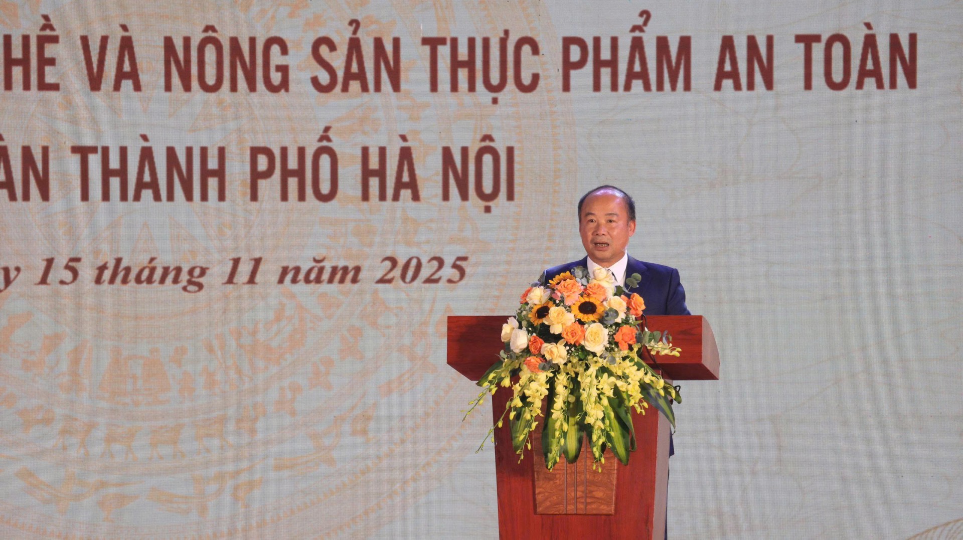 Chuyên Mỹ khai mạc Hội chợ sản phẩm làng nghề và nông sản thực phẩm an toàn năm 2025 Chuyên Mỹ khai mạc Hội chợ sản phẩm làng nghề và nông sản thực phẩm an toàn năm 2025