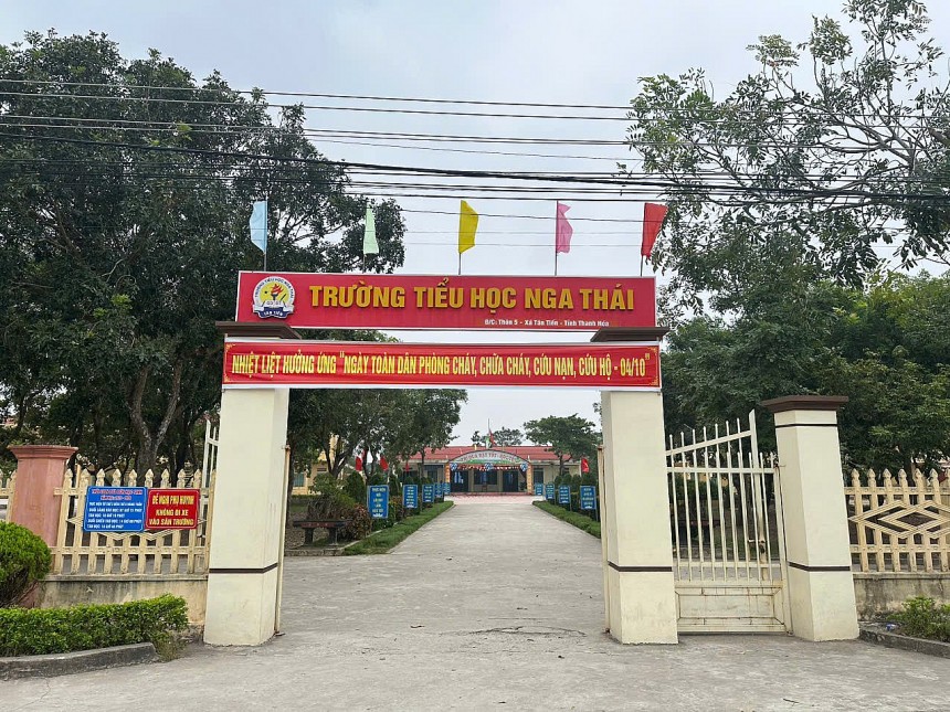 Khuôn viên trong và ngoài trường khang trang, xanh – sạch – đẹp