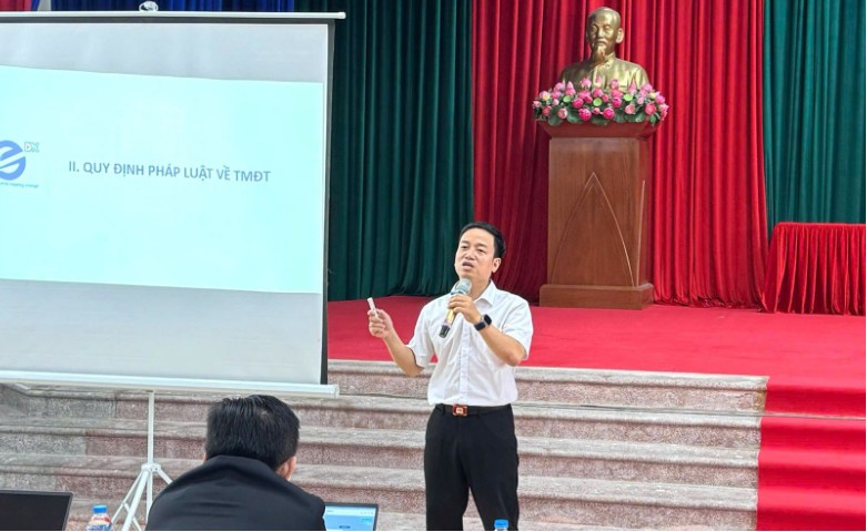 Đẩy mạnh chuyển đổi số nông thôn bằng AI và thương mại điện tử