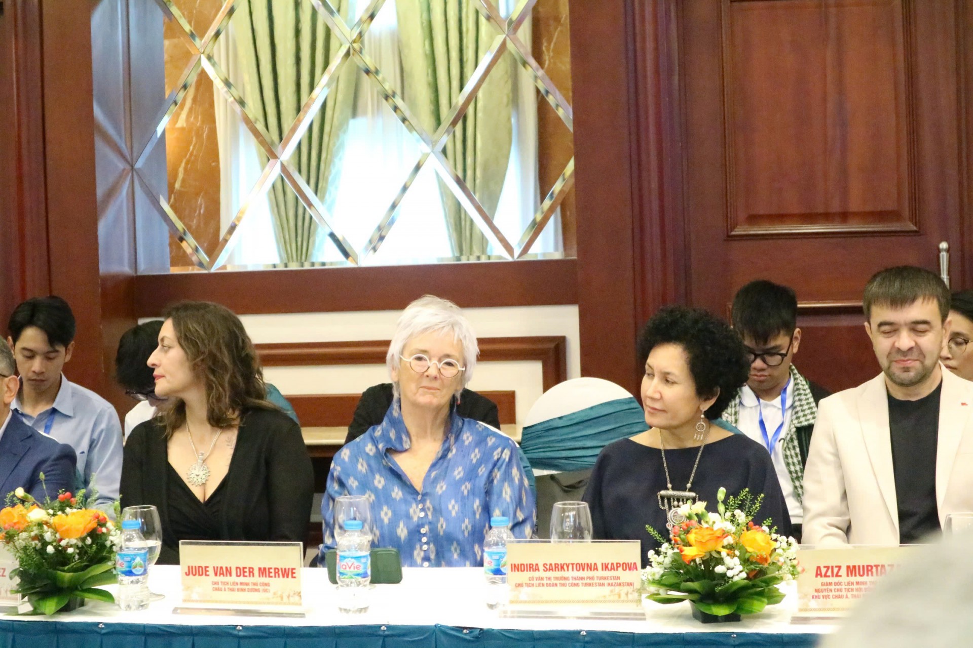 Chào đón Đại biểu Quốc tế dự Festival Bảo tồn và Phát triển Làng nghề 2025